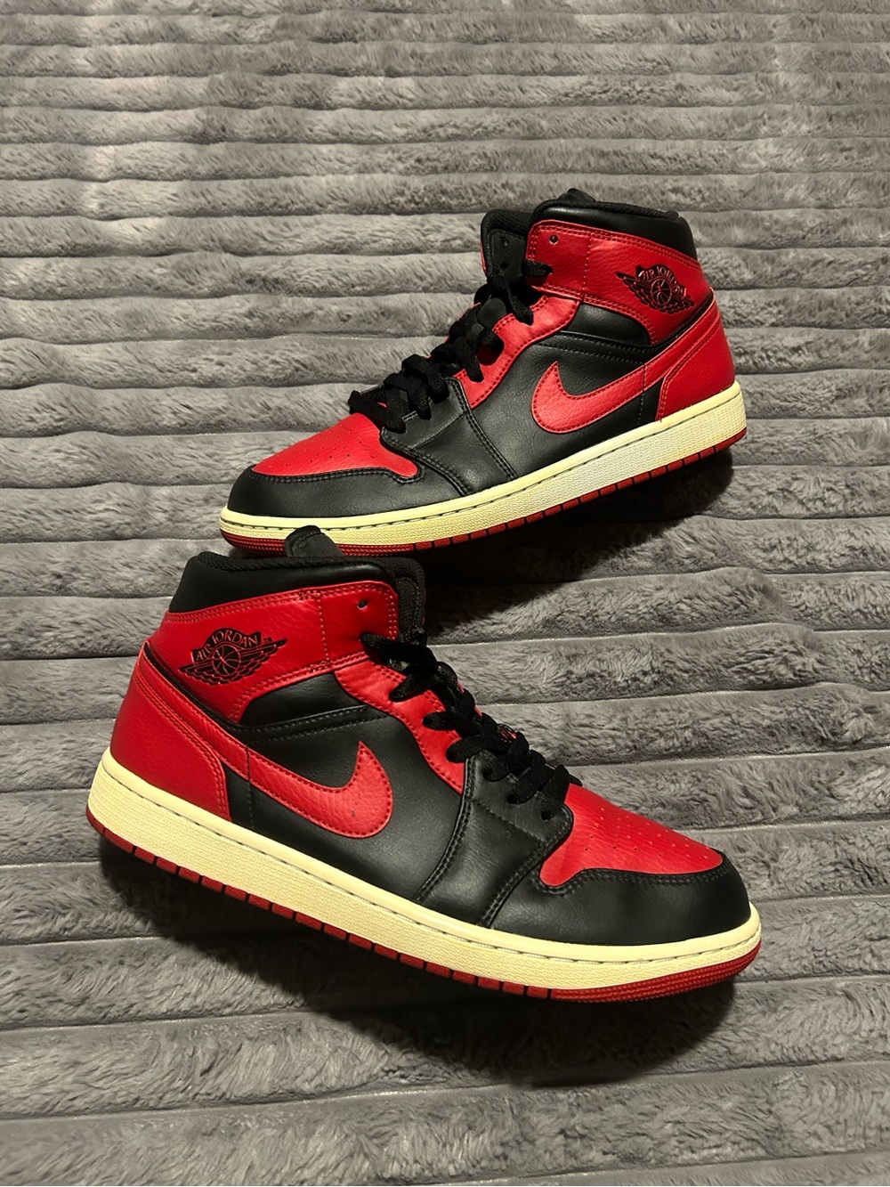 Jordan 1 Mid Banned (2020)